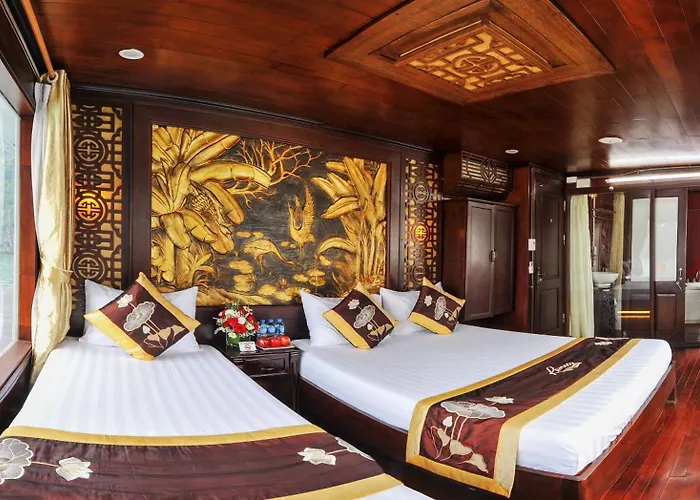 Renea Cruises  Hạ Long