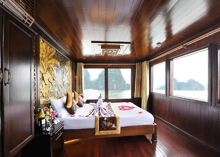  Renea Cruises 4*