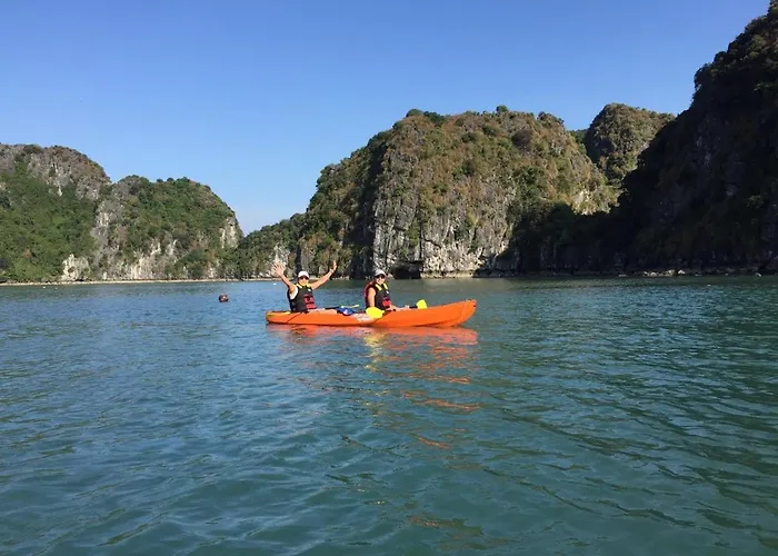 Renea Cruises  Hạ Long