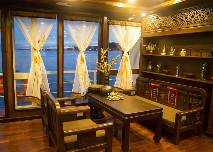 Renea Cruises Hạ Long