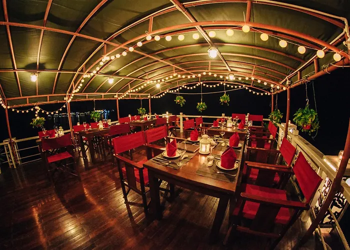 Renea Cruises 4* Hạ Long
